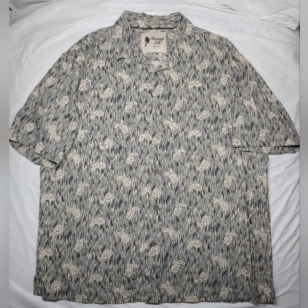 VintageSilk Circa 1969 XL Black and White Button Down Bowling Men's Shirt